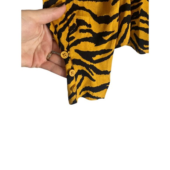 NWT Reformation Notta Front Button Top, Tigress-sz Large - Picture 5 of 10